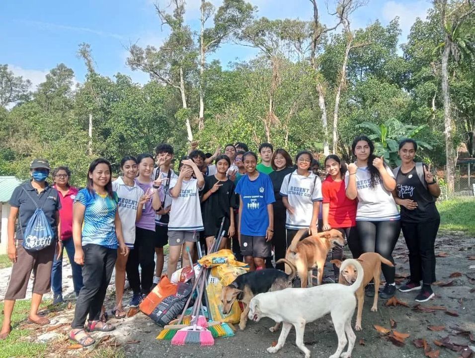 Students From Interact Club Of Regent Internationa..