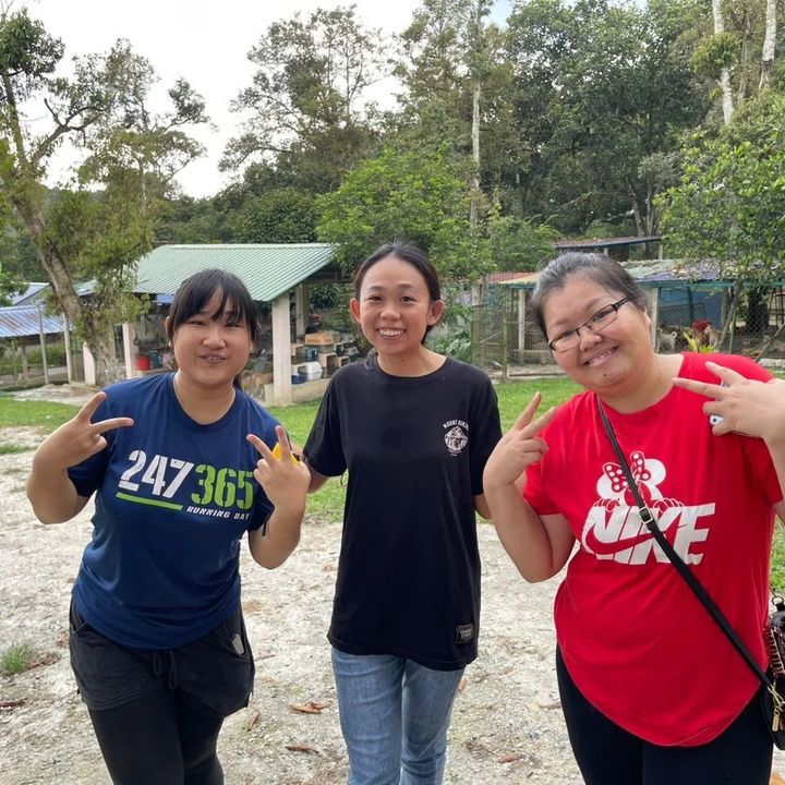 Volunteers Lead By Ling Lun All The Way From Bento..