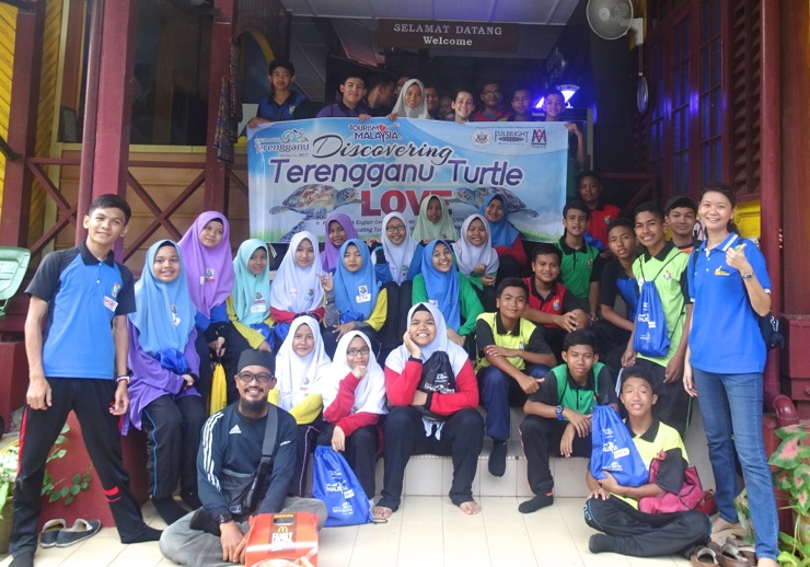 A group photo at the entrance to the Turtle Sanctuary in Cherating.